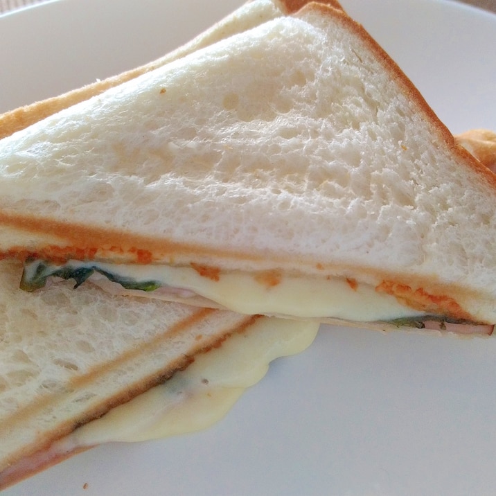 ホットサンドメーカーで ハムチーズホットサンド レシピ 作り方 By うーころちゃん 楽天レシピ ホットサンドメーカーで ハムチーズホットサンド レシピ 作り方 By うーころちゃん 楽天レシピ